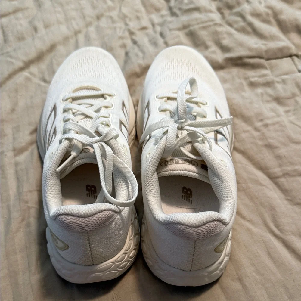 New Balance 680 Fresh Foam Women's White and Gold Running Shoes *No Box* - Picture 5 of 8